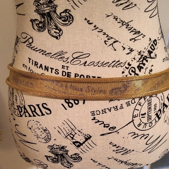 Vintage Gold Mesh Belt. Size Large. Great Condition. - Picture 2 of 9